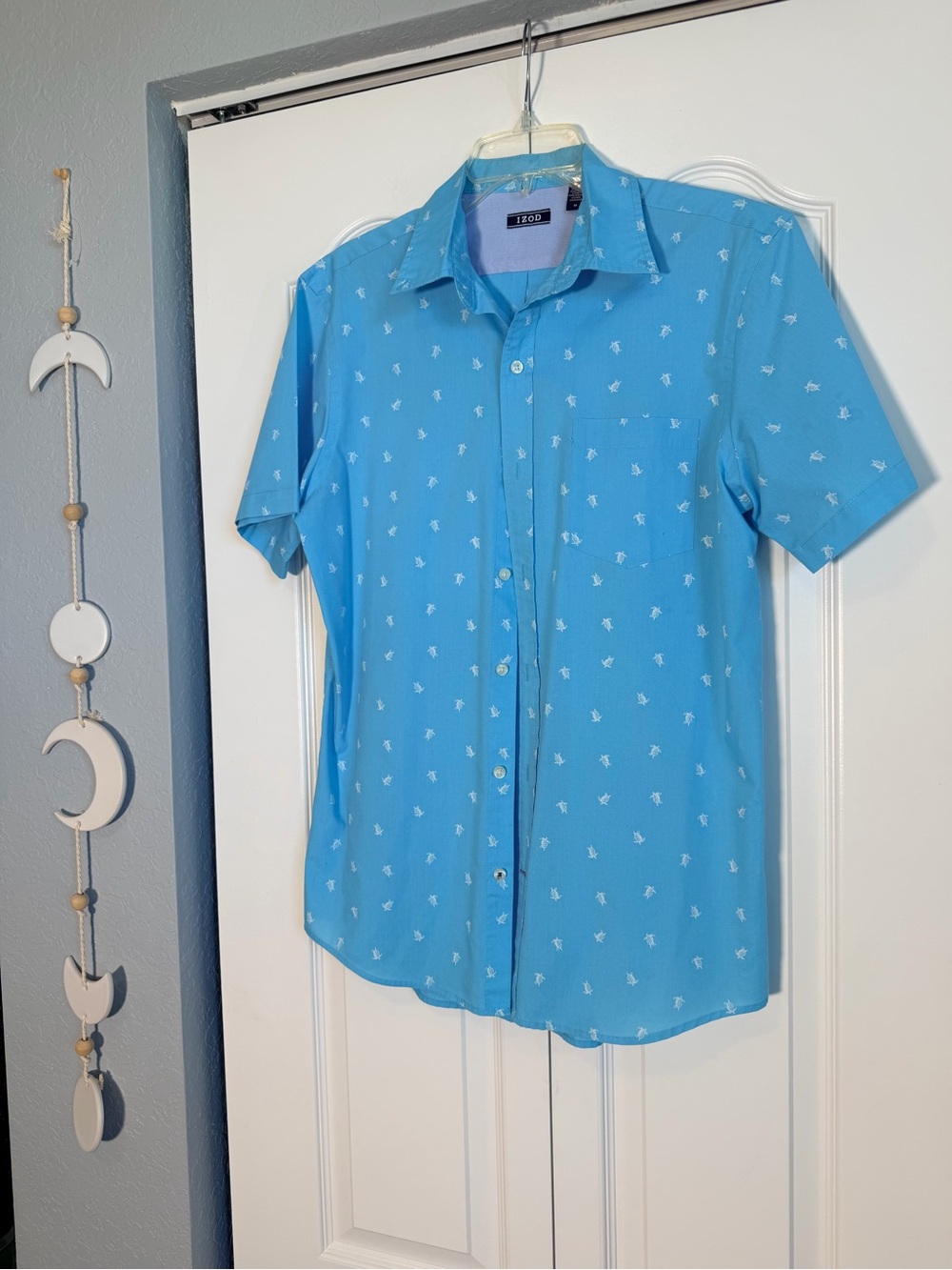 Izod Light Blue Short-Sleeve Button-Down Shirt with White Palm Print